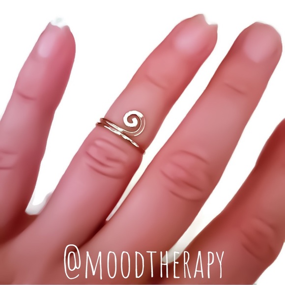 Hammered spiral midi/knuckle ring - Picture 1 of 6
